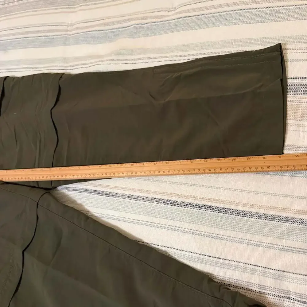 The North Face Men's Olive Green Convertible Zip-Off Cargo Pants